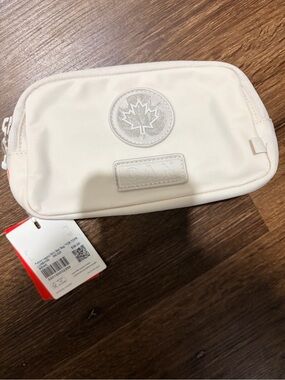 lululemon athletica Cream Men’s Toiletry Pouch